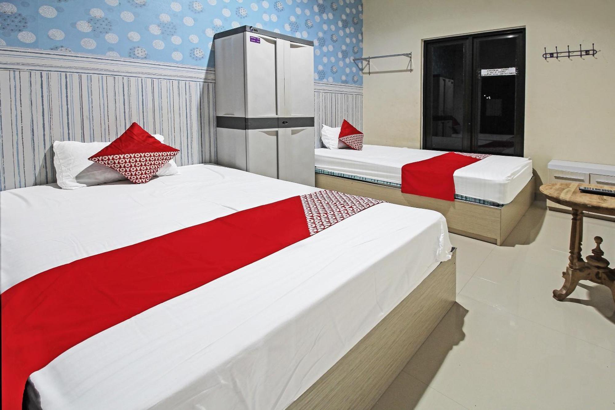 Super Oyo 91202 Family Guest House Syariah Tulungagung Exterior photo