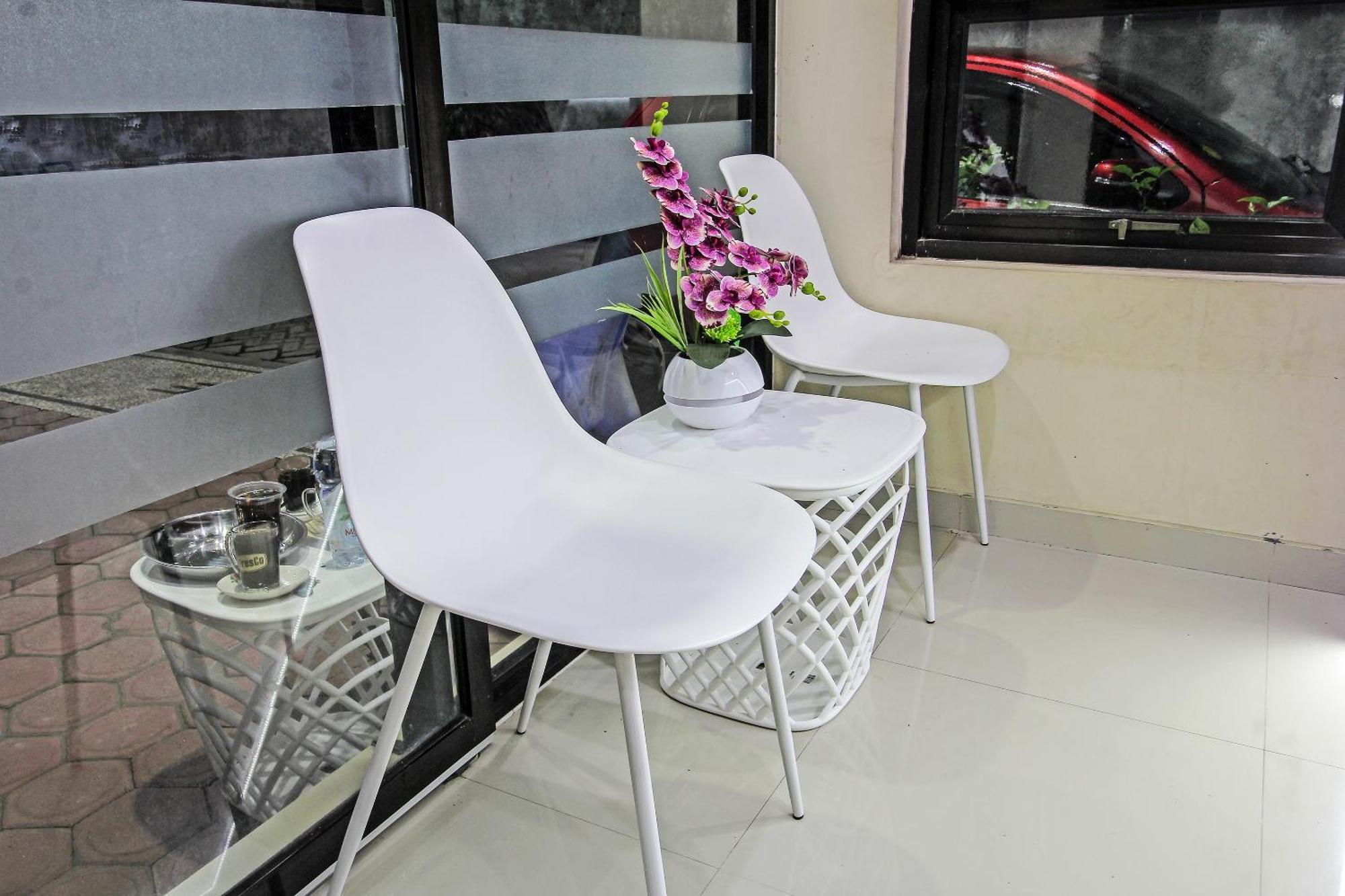 Super Oyo 91202 Family Guest House Syariah Tulungagung Exterior photo