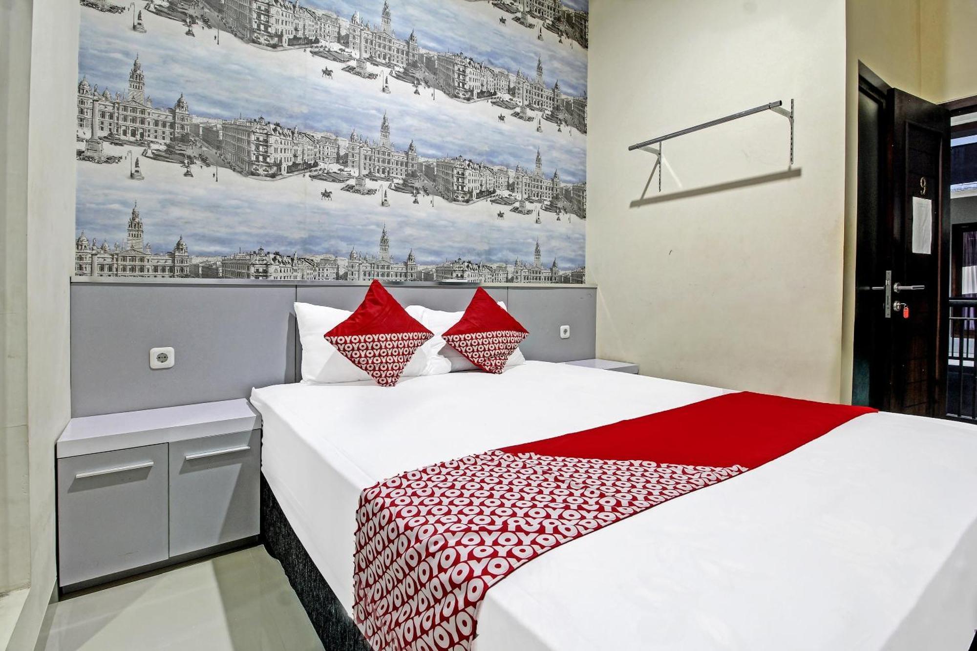 Super Oyo 91202 Family Guest House Syariah Tulungagung Exterior photo