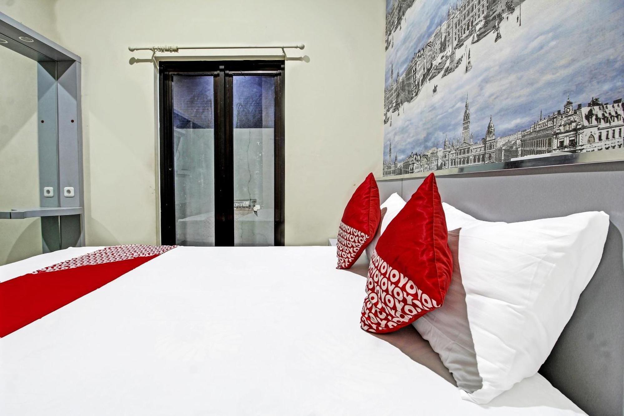 Super Oyo 91202 Family Guest House Syariah Tulungagung Exterior photo