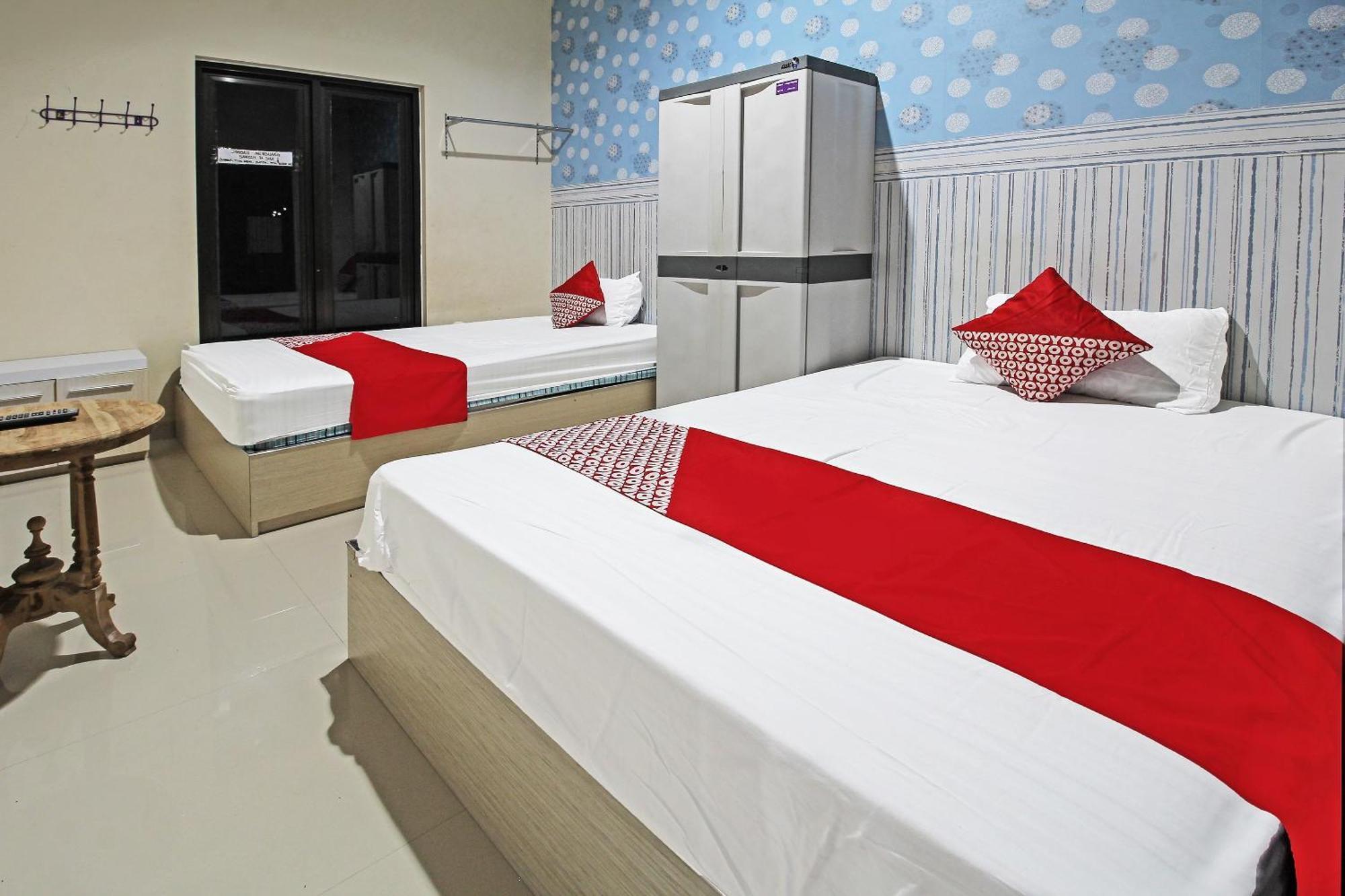 Super Oyo 91202 Family Guest House Syariah Tulungagung Exterior photo